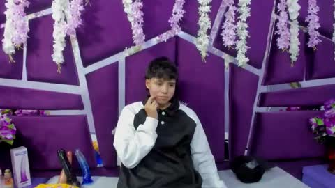 Snapshot of bruno_cruz chatting on February 3, 7:13 am Bruno Cruz online show from February 3, 7:13 am