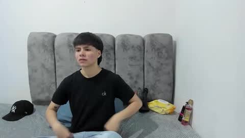 Snapshot of bruno_cruz chatting on March 28, 3:17 am Bruno Cruz online show from March 28, 3:17 am