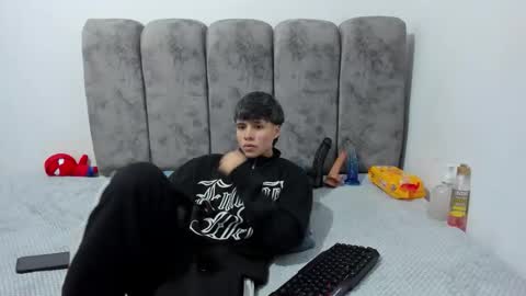 Bruno Cruz online show from April 21, 2:15 am