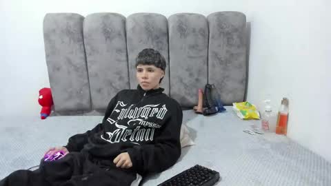 Bruno Cruz online show from June 18, 2:01 am