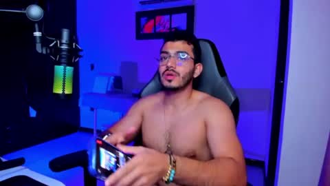 Snapshot of bruno_diaz31 chatting on June 21, 3:31 am Bruno online show from June 21, 3:31 am