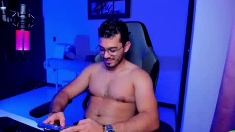 Snapshot of bruno_diaz31 chatting on June 30, 3:29 am Bruno online show from June 30, 3:29 am