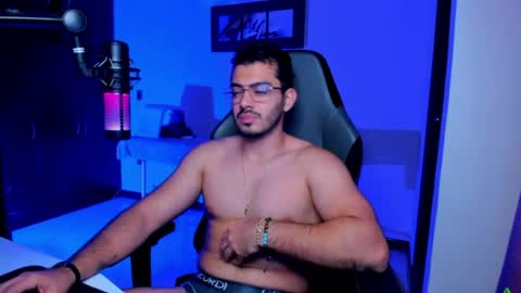 Snapshot of bruno_diaz31 chatting on July 13, 3:53 am Bruno online show from July 13, 3:53 am