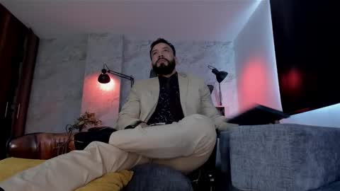 Andres Suarez online show from November 30, 1:48 pm