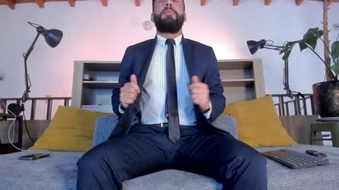 Andres Suarez online show from February 3, 10:15 pm