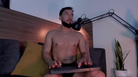 Andres Suarez online show from May 30, 4:59 pm