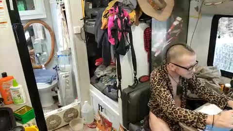 Steve... aka SkinnieDippin aka TimberTramp online show from May 25, 4:13 pm