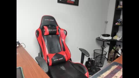 BRUTALMASTER1983 online show from November 18, 6:56 pm