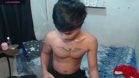 Snapshot of bryan_________ chatting on June 28, 12:33 pm BRYAN JEMY online show from June 28, 12:33 pm