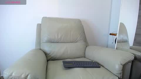 bryan_oficials online show from February 12, 3:51 am