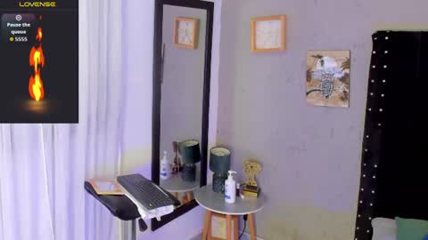 Snapshot of bryan_robayo5 chatting on June 10, 11:42 am Bryan online show from June 10, 11:42 am