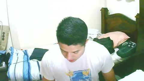 Snapshot of bryanbendy chatting on December 13, 5:05 am bryanbendy online show from December 13, 5:05 am