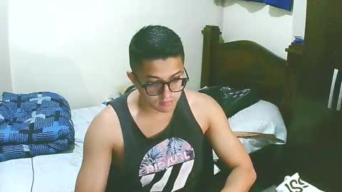 Snapshot of bryanbendy chatting on September 28, 10:59 pm bryanbendy online show from September 28, 10:59 pm