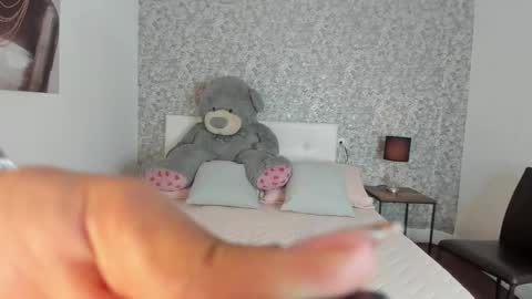 Snapshot of bryhanna_x chatting on May 29, 2:53 am Bryhanna online show from May 29, 2:53 am