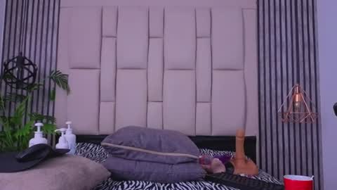 Snapshot of bryonycute chatting on June 24, 12:04 pm BRYONY online show from June 24, 12:04 pm