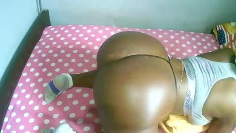 Snapshot of bryvanna_sweet chatting on December 15, 11:23 am dee online show from December 15, 11:23 am