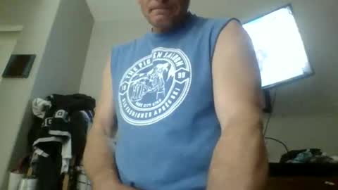 Snapshot of btownstud chatting on April 3, 3:26 am btownstud online show from April 3, 3:26 am