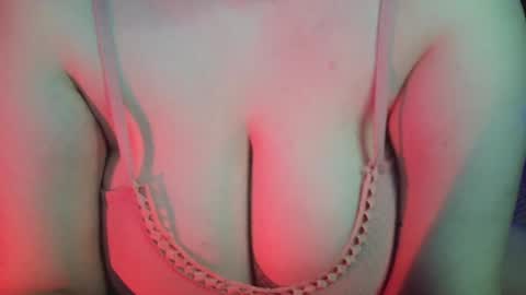 Snapshot of bubble_bambam chatting on December 30, 4:51 pm Nancy 3 online show from December 30, 4:51 pm