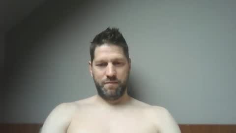 bubblebee1982 online show from April 2, 6:44 am