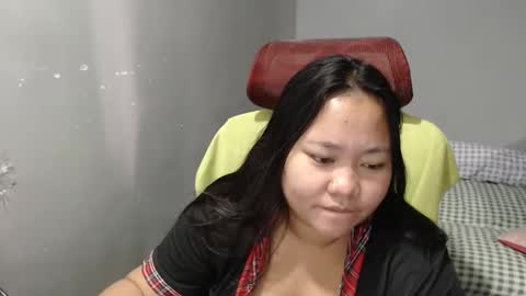 Snapshot of bubblebuttpinay chatting on February 15, 2:08 am Sunshine online show from February 15, 2:08 am