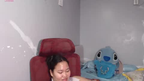 Snapshot of bubblebuttpinay chatting on April 28, 2:27 am Sunshine online show from April 28, 2:27 am
