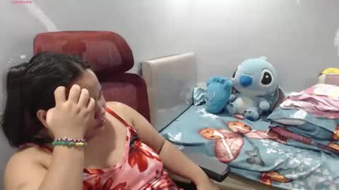 Snapshot of bubblebuttpinay chatting on May 6, 6:35 pm Sunshine online show from May 6, 6:35 pm