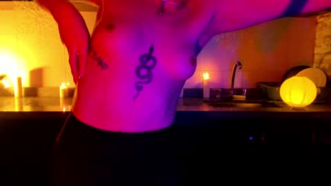 BubbleJereth online show from December 21, 2:26 pm