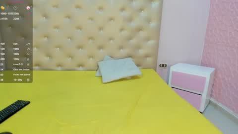 Snapshot of bubblex_ chatting on June 25, 1:15 pm online show from June 25, 1:15 pm