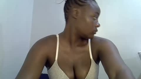 bubbly_ass30 online show from February 18, 2:29 am