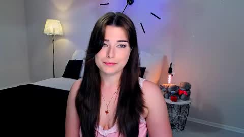 Ari online show from May 8, 1:16 pm
