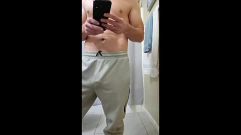 Snapshot of buckwildbrad37 chatting on December 4, 4:48 pm buckwildbrad37 online show from December 4, 4:48 pm