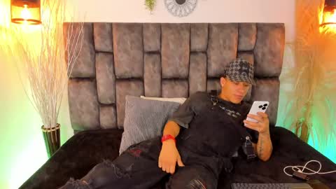 Snapshot of buda_cataleya chatting on May 5, 11:18 am buda cataleya online show from May 5, 11:18 am