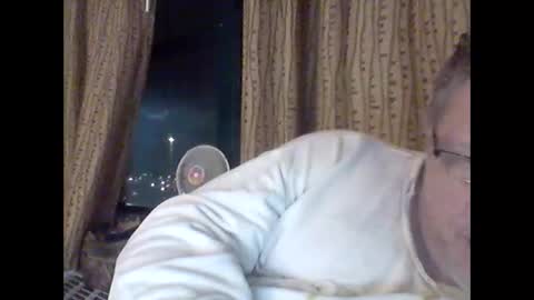 Snapshot of buddyluvzumore chatting on February 12, 9:10 am buddyluvzumore online show from February 12, 9:10 am