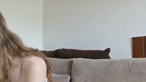 Snapshot of buffybarloe chatting on April 12, 5:40 pm Buffy online show from April 12, 5:40 pm