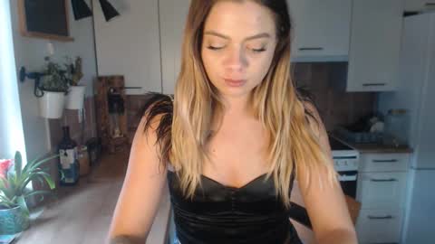 Buffy online show from November 5, 11:21 am