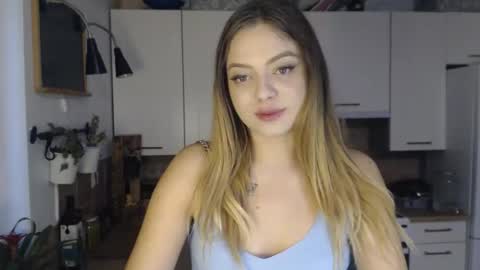 Buffy online show from December 5, 8:45 am