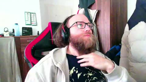 Snapshot of buhalteris chatting on May 20, 8:53 am Lukas online show from May 20, 8:53 am