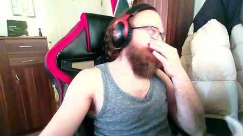 Snapshot of buhalteris chatting on May 24, 7:46 am Lukas online show from May 24, 7:46 am