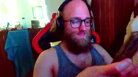 Snapshot of buhalteris chatting on May 24, 10:04 pm Lukas online show from May 24, 10:04 pm