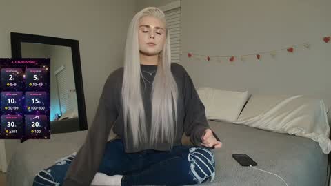 Snapshot of buitifulblonde chatting on January 18, 1:08 am buitifulblonde online show from January 18, 1:08 am