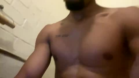 Snapshot of bulaboy27 chatting on February 23, 6:12 pm meaty man online show from February 23, 6:12 pm
