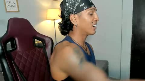 Snapshot of bull_cam chatting on February 15, 3:58 am bull_cam online show from February 15, 3:58 am