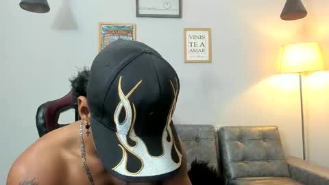 Snapshot of bull_cam chatting on February 23, 5:43 pm bull_cam online show from February 23, 5:43 pm