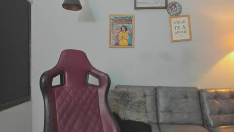 Snapshot of bull_cam chatting on March 4, 3:23 am bull_cam online show from March 4, 3:23 am