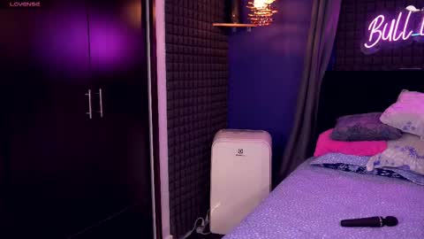 Bunny and The Rock online show from February 14, 8:44 am