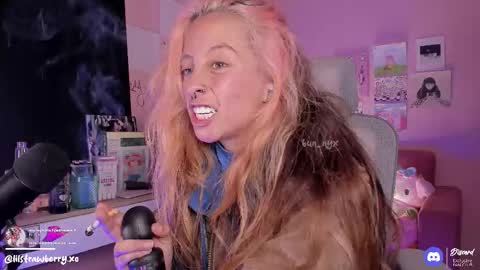 Snapshot of bun_nyx chatting on October 2, 4:30 am        online show from October 2, 4:30 am