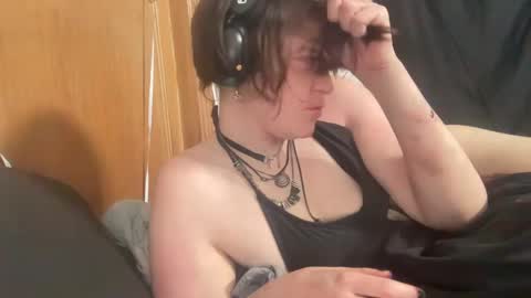 Snapshot of bunbunninjaz chatting on December 7, 2:13 pm bunbunninjaz online show from December 7, 2:13 pm