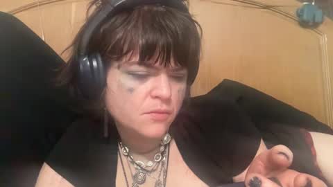 Snapshot of bunbunninjaz chatting on January 7, 6:35 pm bunbunninjaz online show from January 7, 6:35 pm