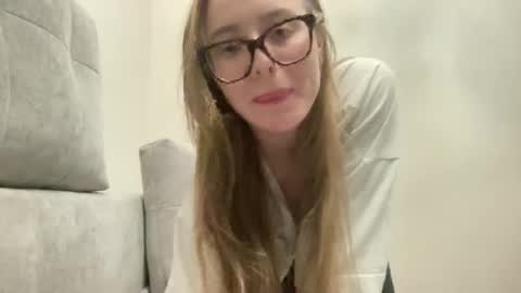 bunny405083 online show from May 8, 6:46 pm