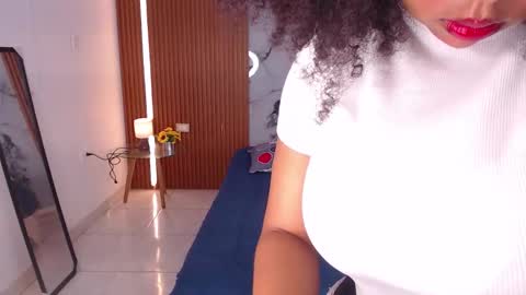 Snapshot of bunny_bao chatting on February 14, 11:51 am Rossi Hill online show from February 14, 11:51 am